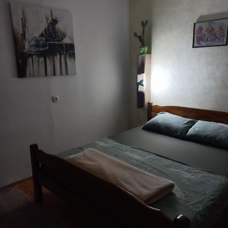 Dvorska Oaza Daire Karlofça Dış mekan fotoğraf
